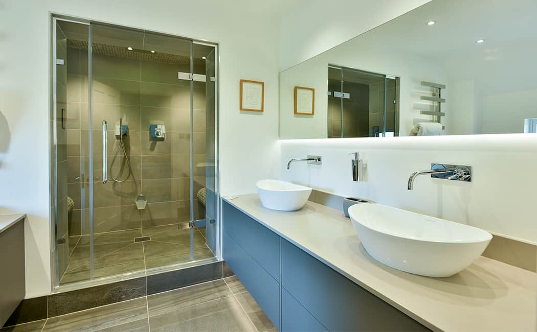 12 Luxury Ensuite with Steam Shower Room 2