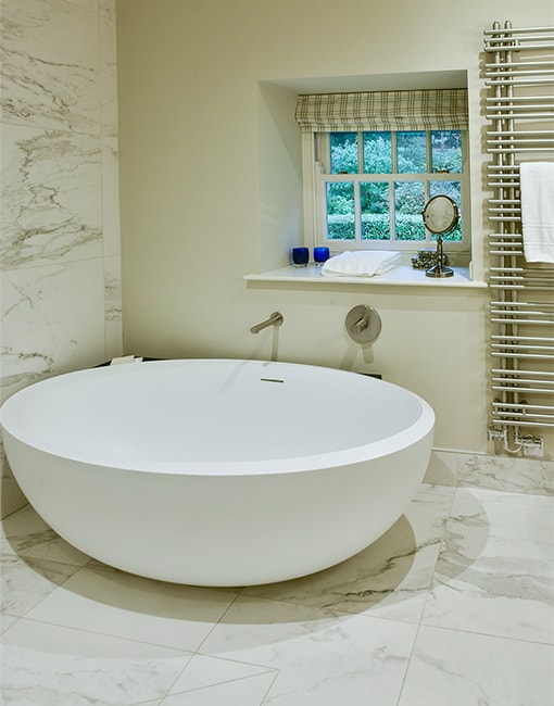 7 Oval bath in Lake District home