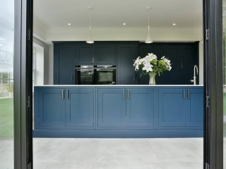 8. Blue Cabinetry with Complementry Soft Neutral Backdrop resized 8. Blue Cabinetry with Complementry Soft Neutral Backdrop resized